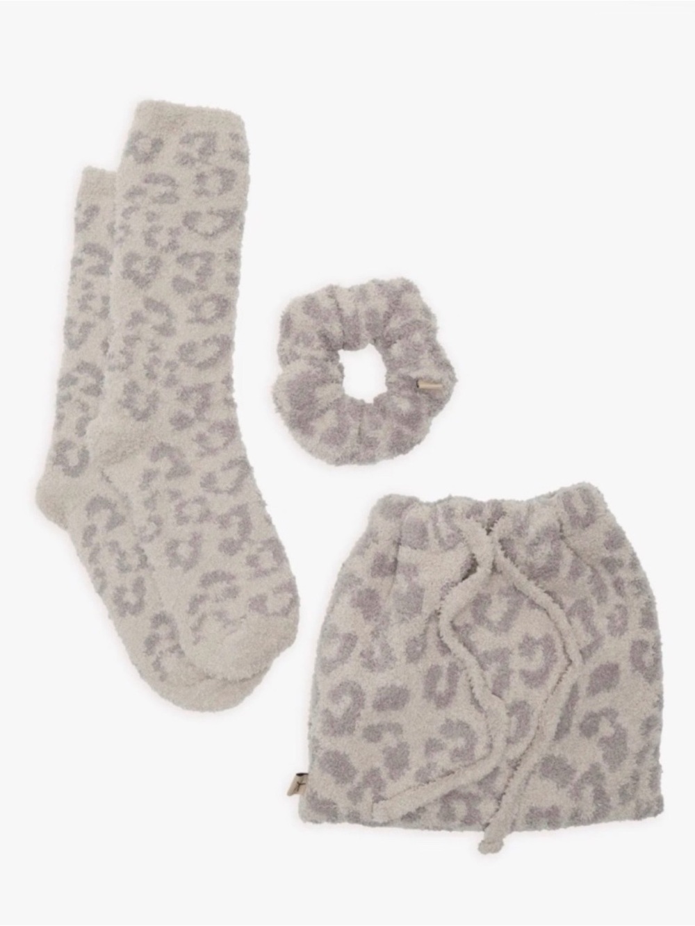 NWT Barefoot Dreams CozyChic®
Leopard Print Scrunchie & Socks
Gift Set
